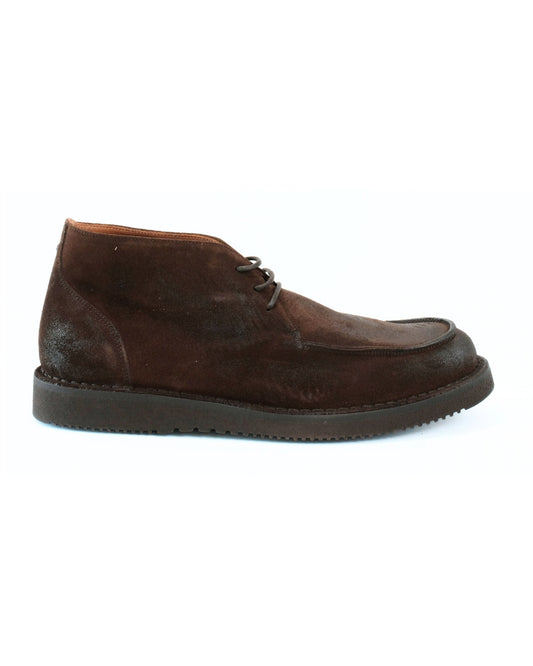 Dark brown washed suede desertboot