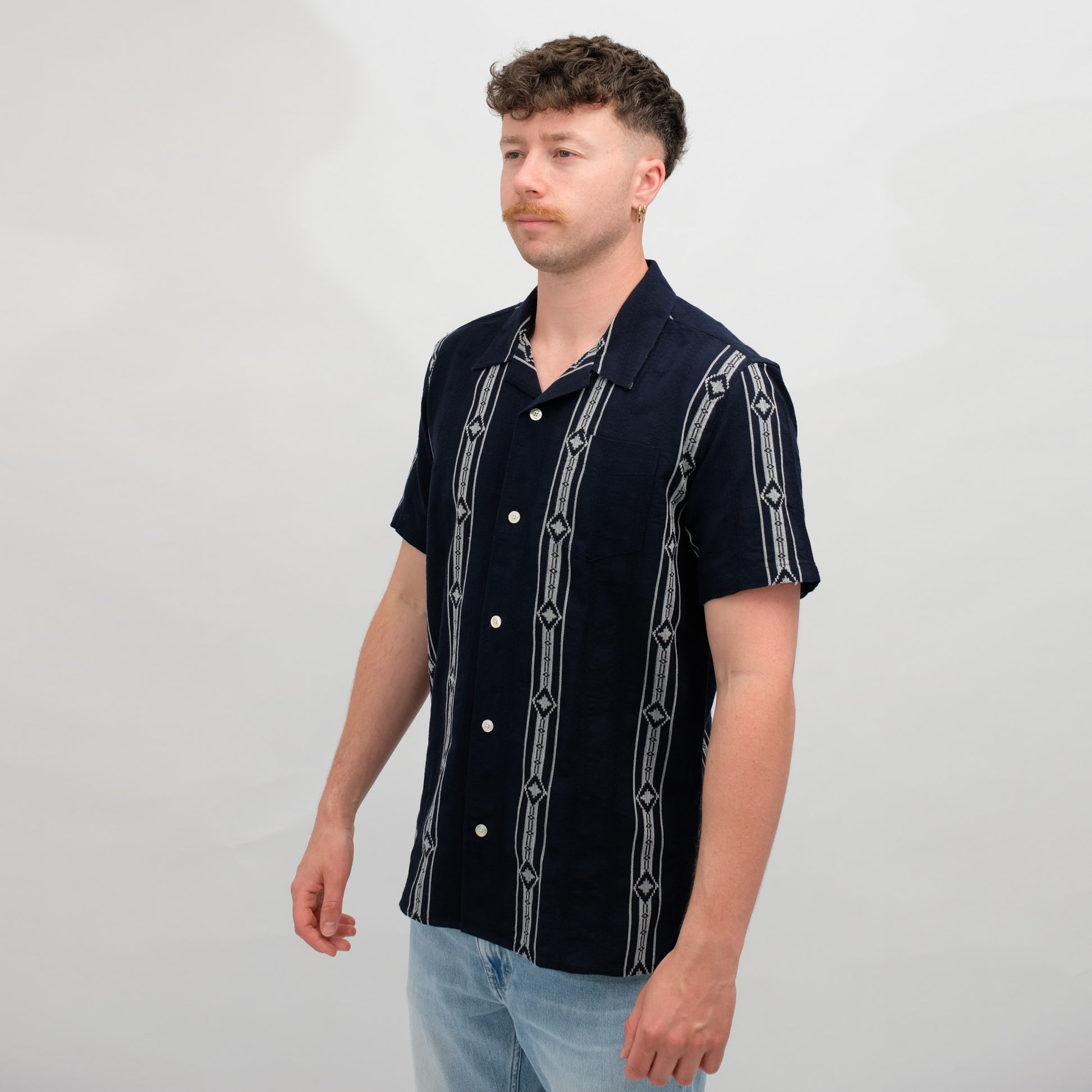 Navy  White Cave 3573