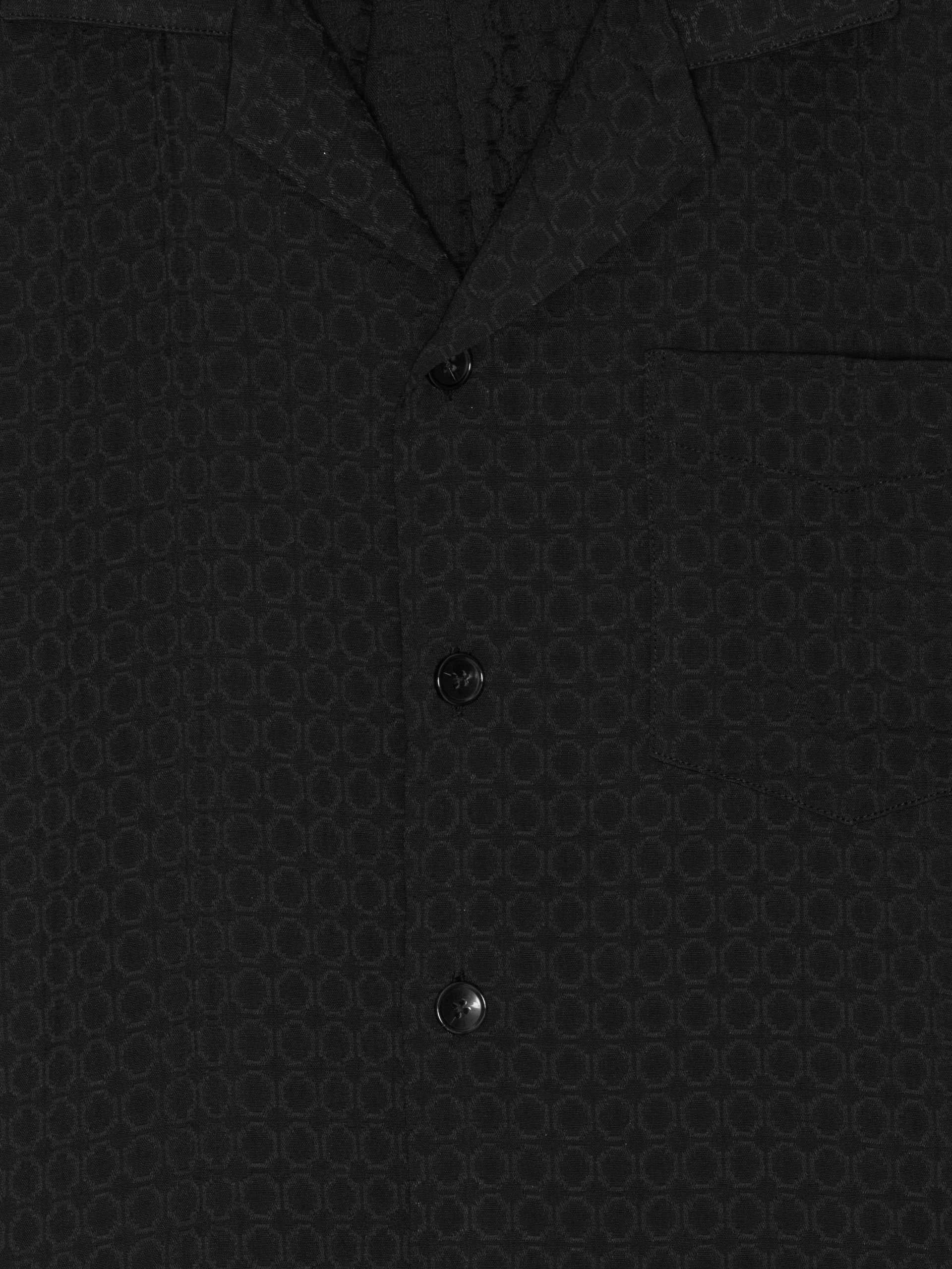 Black/black Cave Geo