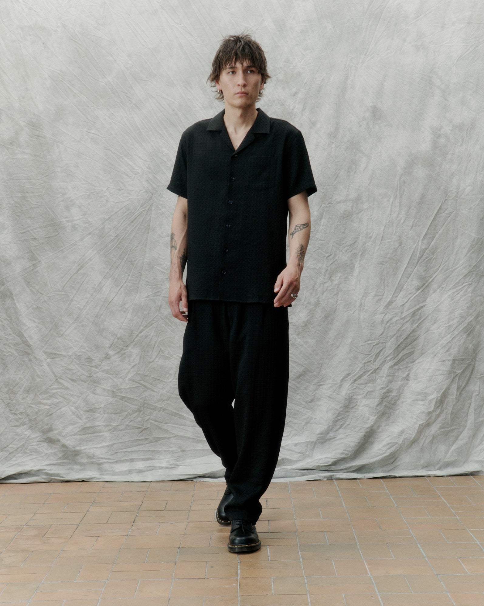 Black/black Cave Geo