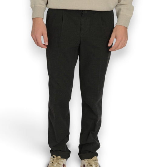 Peau de Peche Regelur Fit Pince Trousers Green