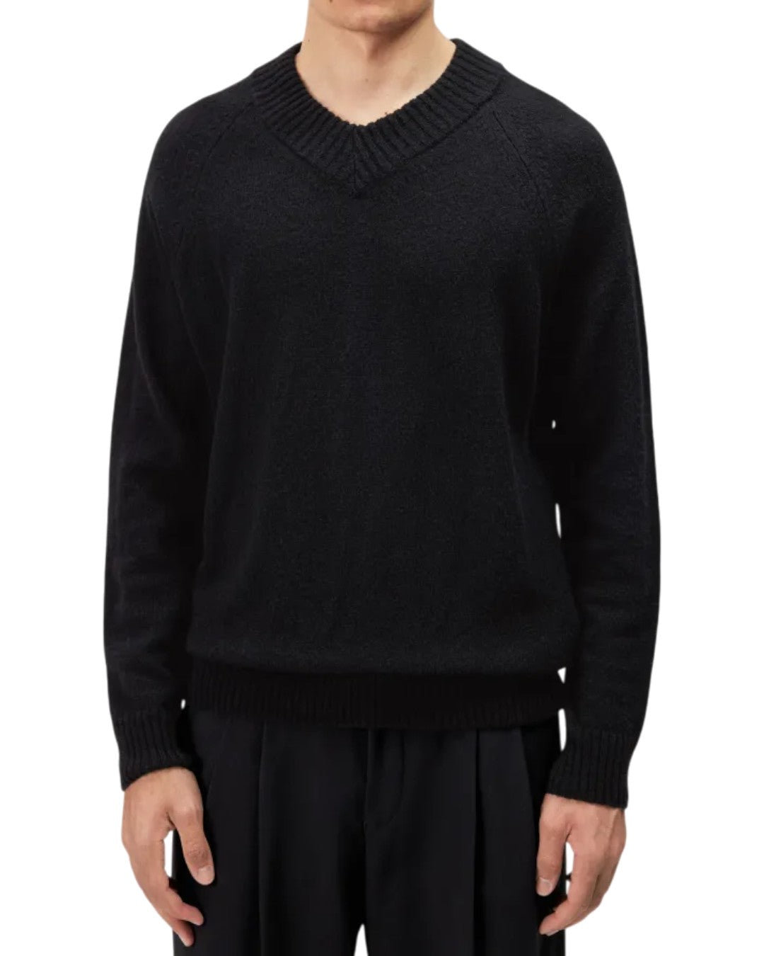 Numir V-Neck Knitted Pullover Black