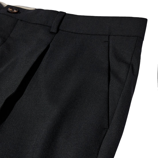 Jones Dynamic Luxe Pleated Pants Black