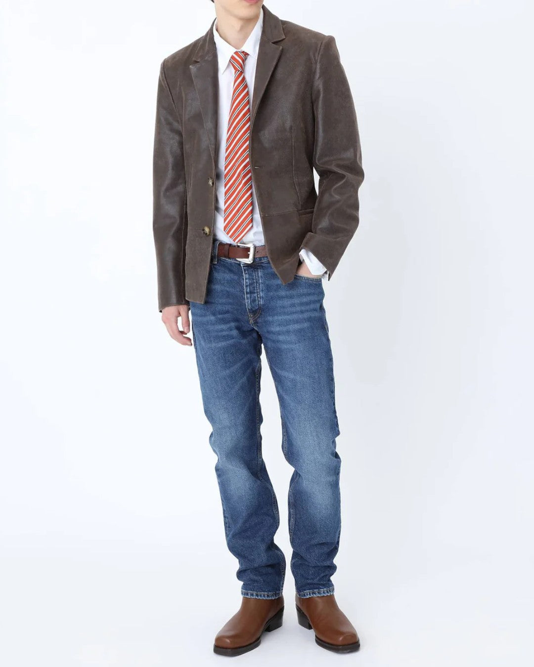 Won Hundred Archer Relaxed Slim Denim Dard Blue gecombineerd in een moderne herenoutfit