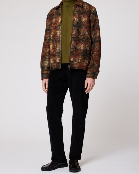 Paul Smith Rust Textured Check Zip Overshirt gedragen met een effen olijfgroen shirt en donkere broek