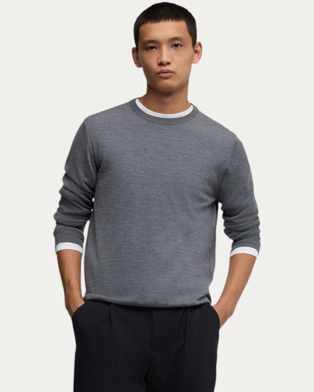 Aspesi M195 fijngebreide wollen roundneck Grigio voorzijde