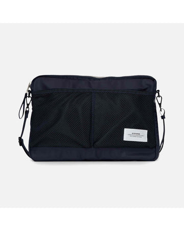 AY Studios Computer Bag Navy Blue laptoptas, van voren met meshvakken en schouderband