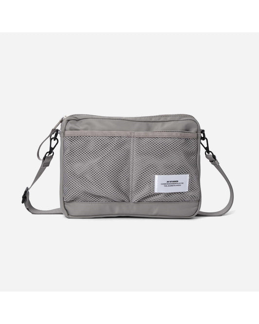 AY Studios Cross-Body Silver schoudertas, van voren met meshvakken en schouderband