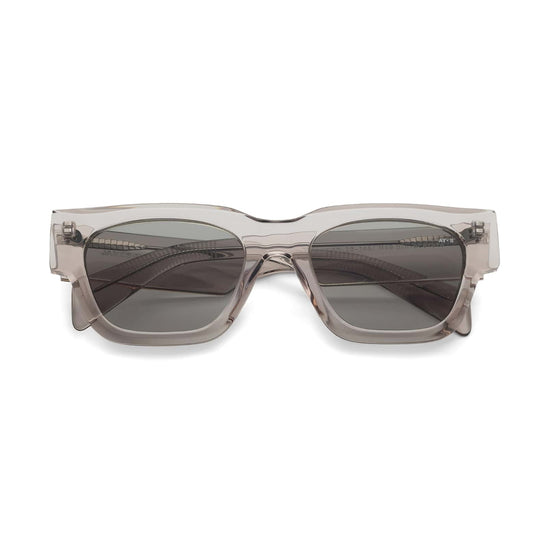 AY Studios Norse Transparent Sand zonnebril, van voren met transparant zandkleurig montuur
