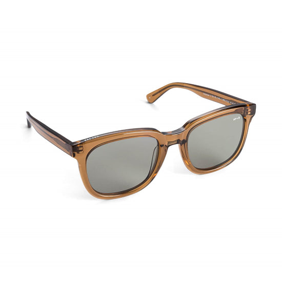 AY Studios Palmer Caramel Brown zonnebril, schuin van voren met open veren
