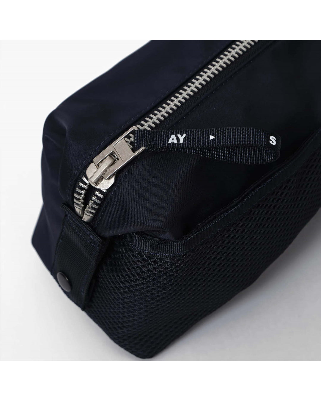 AY Studios Wash Bag Navy Blue – productfoto 4