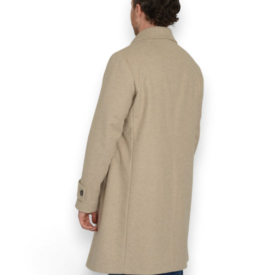 BRERAS MILANO Pest beige overjas van wol en kasjmier, achteraanzicht met split