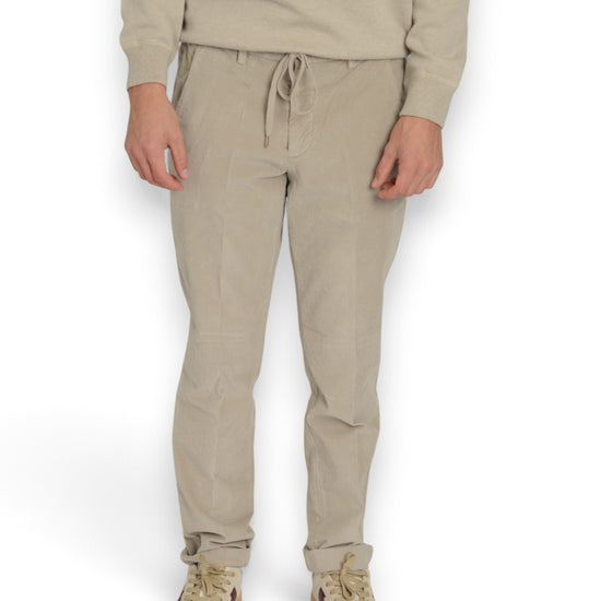 Briglia 1949 BG41 fijne corduroy broek Mastic Beige – vooraanzicht met trekkoord