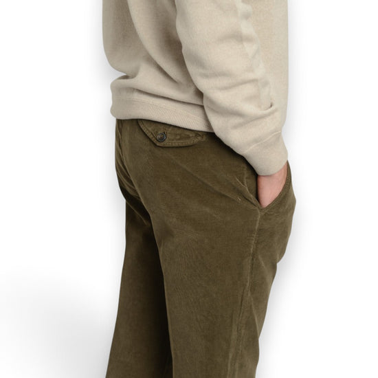 Briglia 1949 BG41 fijne corduroy broek Military Green – zijdetail van ribstof en zakken