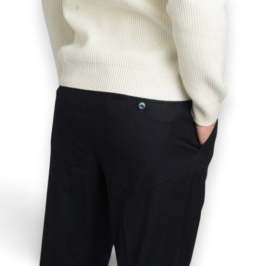 Briglia 1949 broek donkerblauw – detail van de achterkant en zijzak