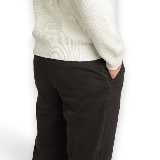 Briglia 1949 broek donkerbruin – detail van de achterkant en zijzak
