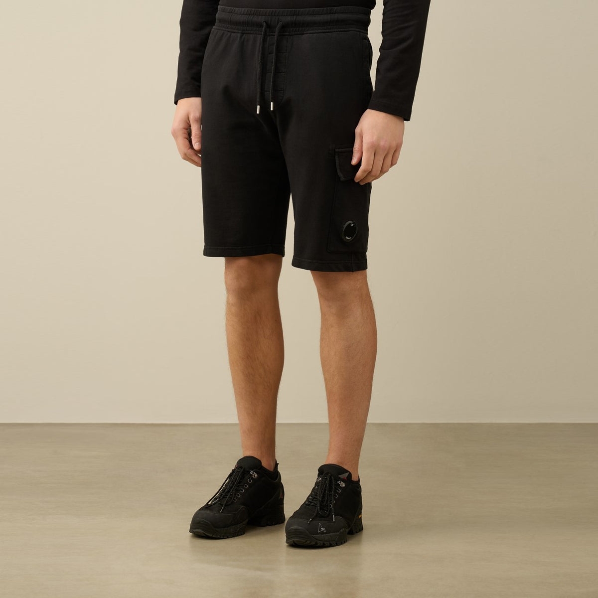C.P. Company Black Light Fleece Utility Shorts – productbeeld 2
