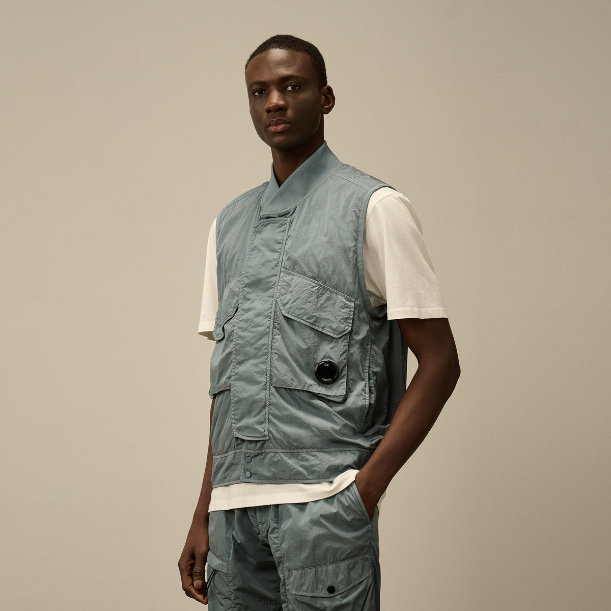 C.P. Company Chrome-R Nylon Lens Vest Stormy Weather – productbeeld 2
