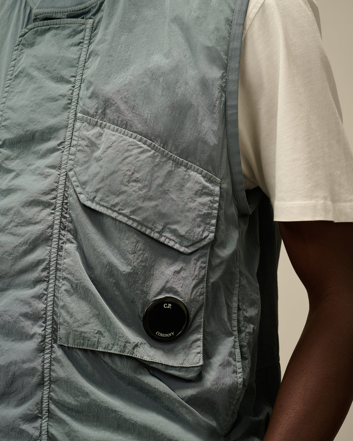 C.P. Company Chrome-R Nylon Lens Vest Stormy Weather – productbeeld 4