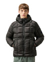 C.P. Company D.D. Shell Hooded Down Jacket Black — vooraanzicht op model