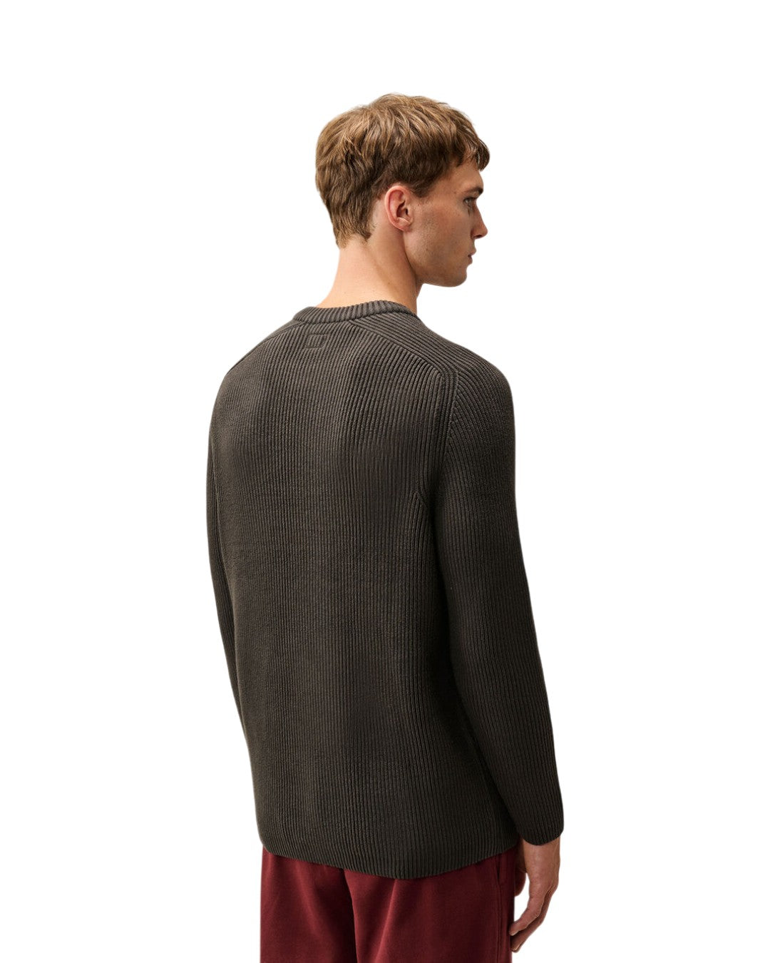 C.P. Company Full Rib Cotton Crewneck Raven — achteraanzicht op model