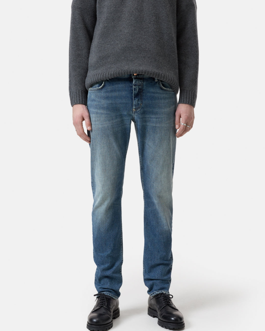Closed Unity Slim Jeans Mid Blue – productbeeld 2