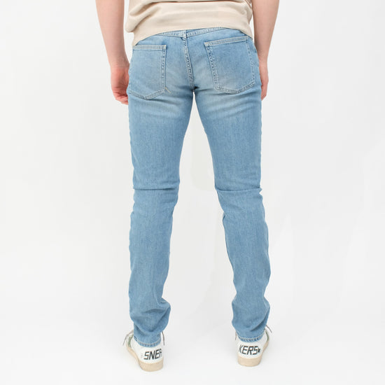 Closed Unity Slim Denim Light Blue – productbeeld 3