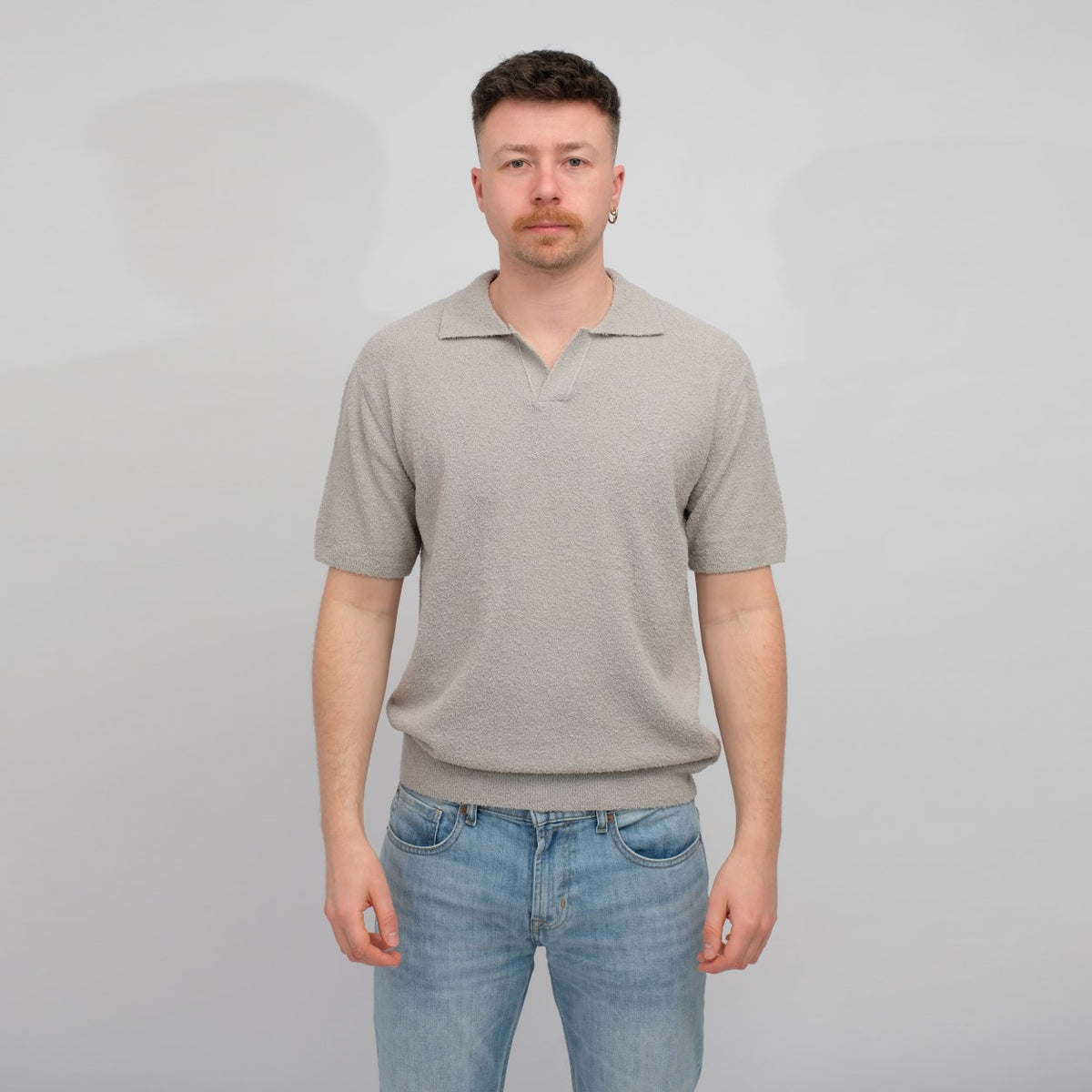 Closed Knitted Polo Cloud Grey – vooraanzicht
