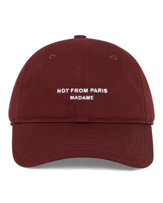 Drôle de Monsieur Slogan Cap Wine met Not From Paris Madame-borduring