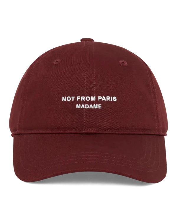 Drôle de Monsieur Slogan Cap Wine met Not From Paris Madame-borduring