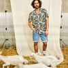 Drykorn Bijan 2 hemd met jungleprint, gedragen styling vooraanzicht