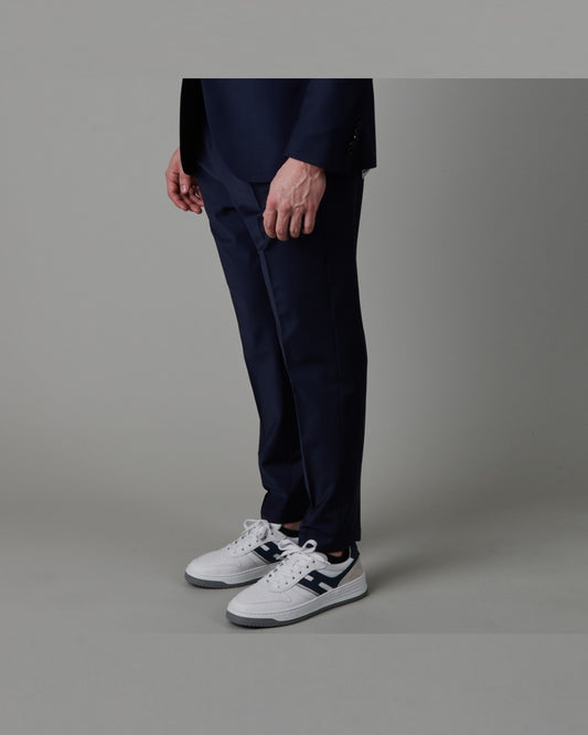 Drykorn Chasy pantalon navy, gedragen driekwart-vooraanzicht