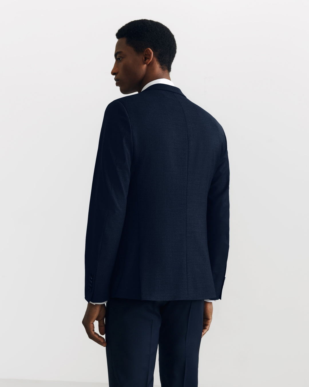 Drykorn Irving blazer navy, gedragen achteraanzicht