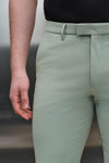 Drykorn Piet pantalon lichtgroen, detail tailleband en voorzak
