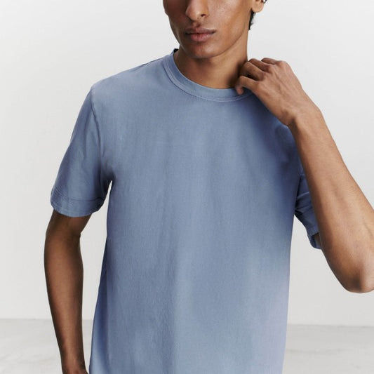 Drykorn Raphael Washed T-shirt Navy – gedragen vooraanzicht