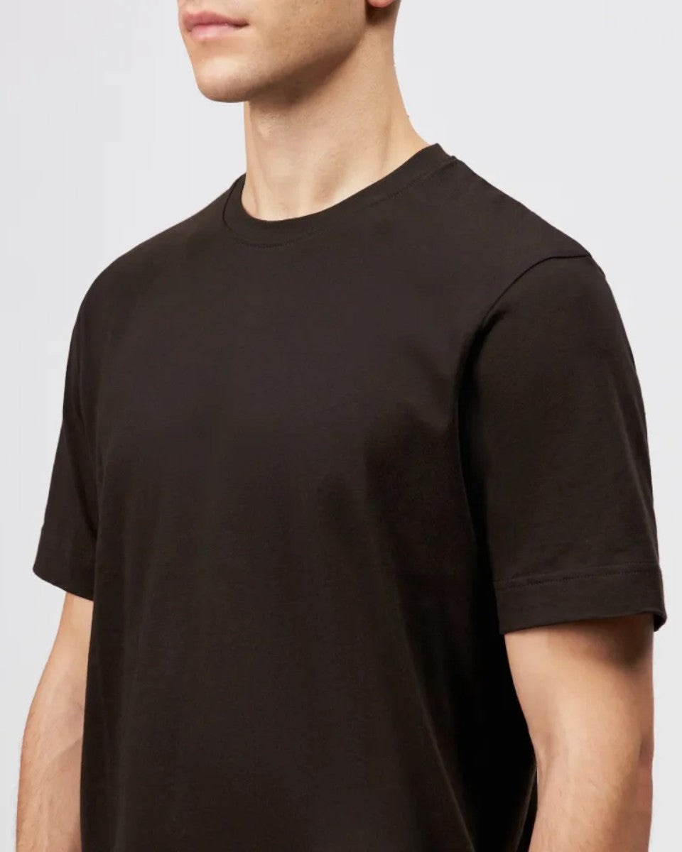 Drykorn Raphael T-shirt bruin, detail ronde hals