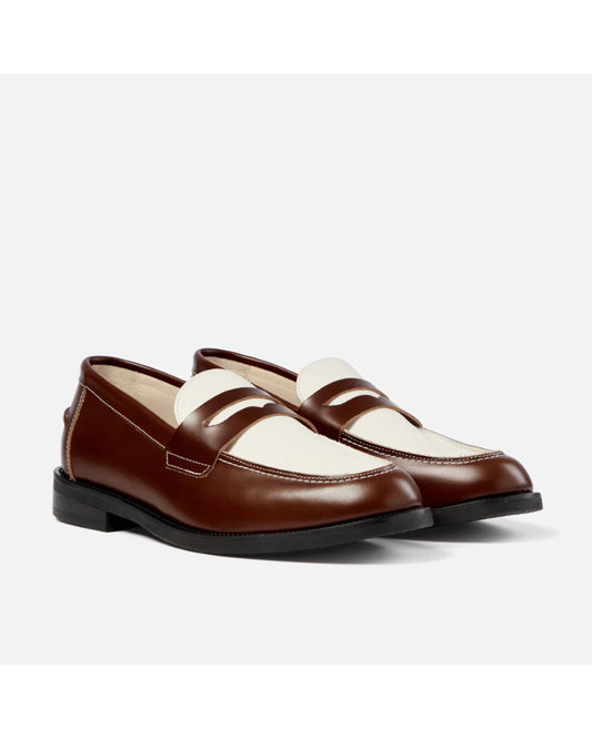 DUKE AND DEXTER Wilde Chestnut Penny Loafer – vooraanzicht