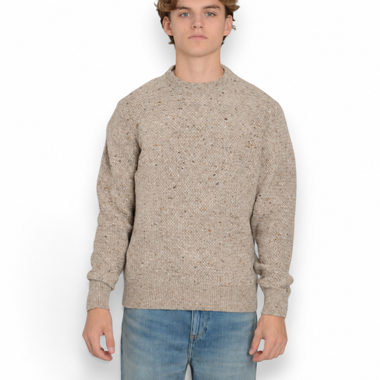 Galleria Roma beige mélange basketweave trui GC3ML WC7BD 060 gedragen door Alexander – vooraanzicht