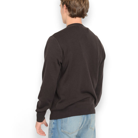 Galleria Roma Merino Punto Felpa Roundneck Pullover Caffè Brown gedragen door Alexander — achteraanzicht