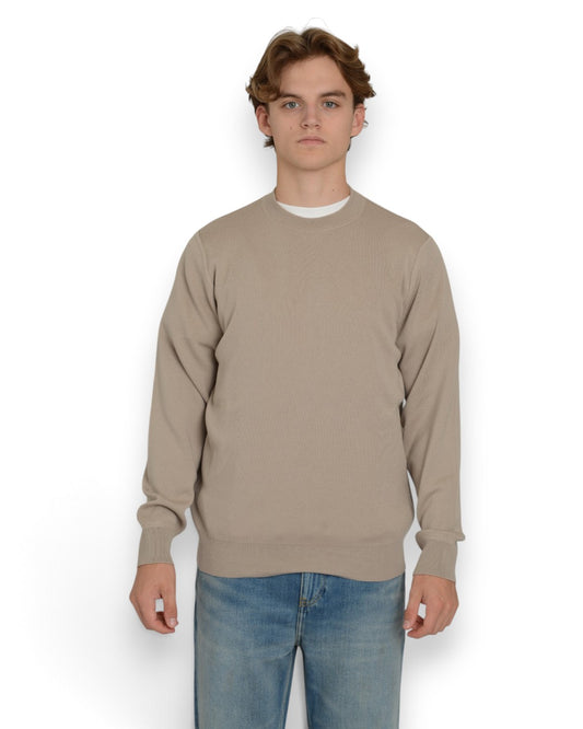Galleria Roma Merino Punto Felpa Roundneck Pullover Greige gedragen door Alexander — vooraanzicht