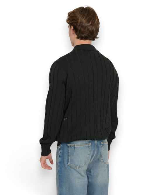 Galleria Roma Merino Skipper Poloshirt Militare gedragen door Alexander — achteraanzicht