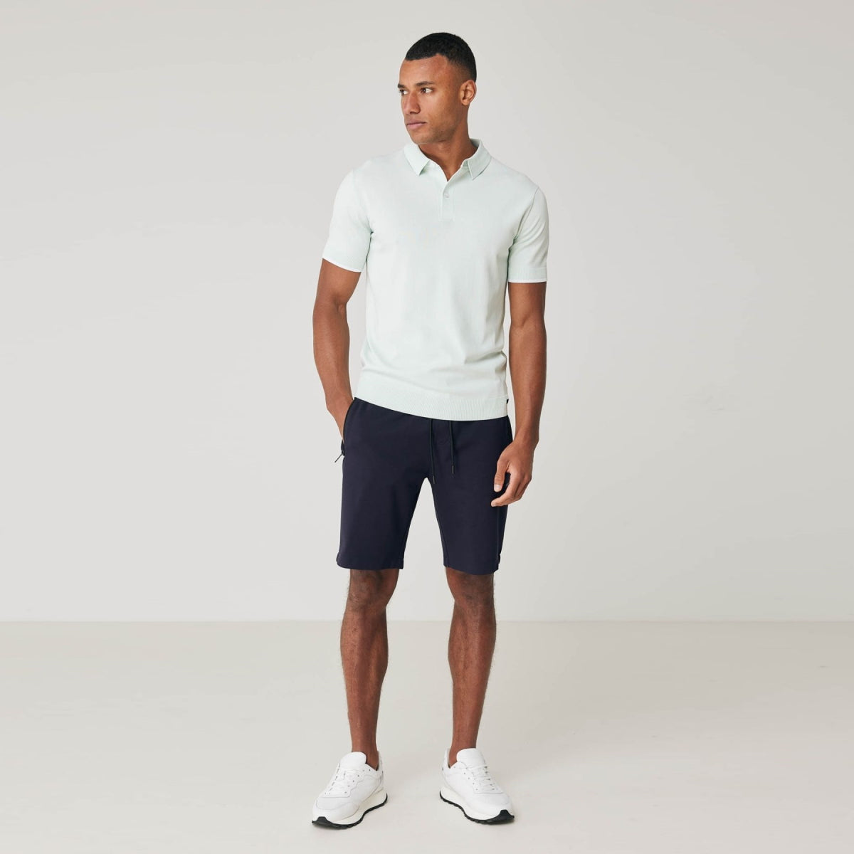 Genti mintgroene Cooldry polo, volledig gedragen vooraanzicht