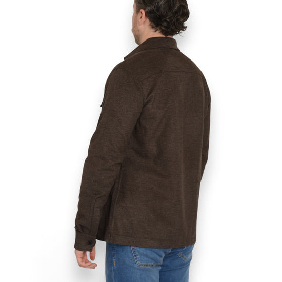 Genti donkerbruin Midtown overshirt, gedragen driekwart-achteraanzicht