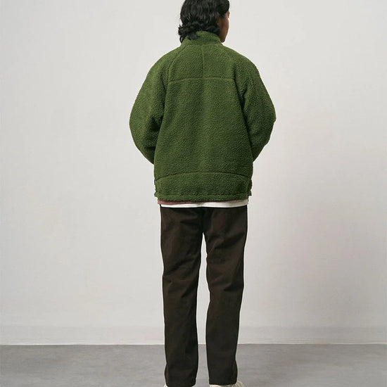 Gramicci Reversible Sherpa jas Olive Navy – gedragen op model