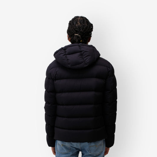 Herno Woven Puffer zwarte jas met capuchon, gedragen, van achteren