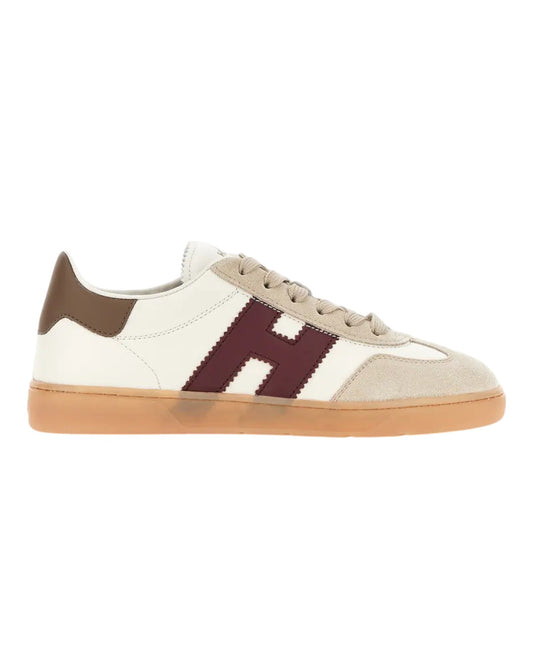 Zijaanzicht van de Hogan Cool sneaker in White Burgundy met Hogan H aan de zijkant