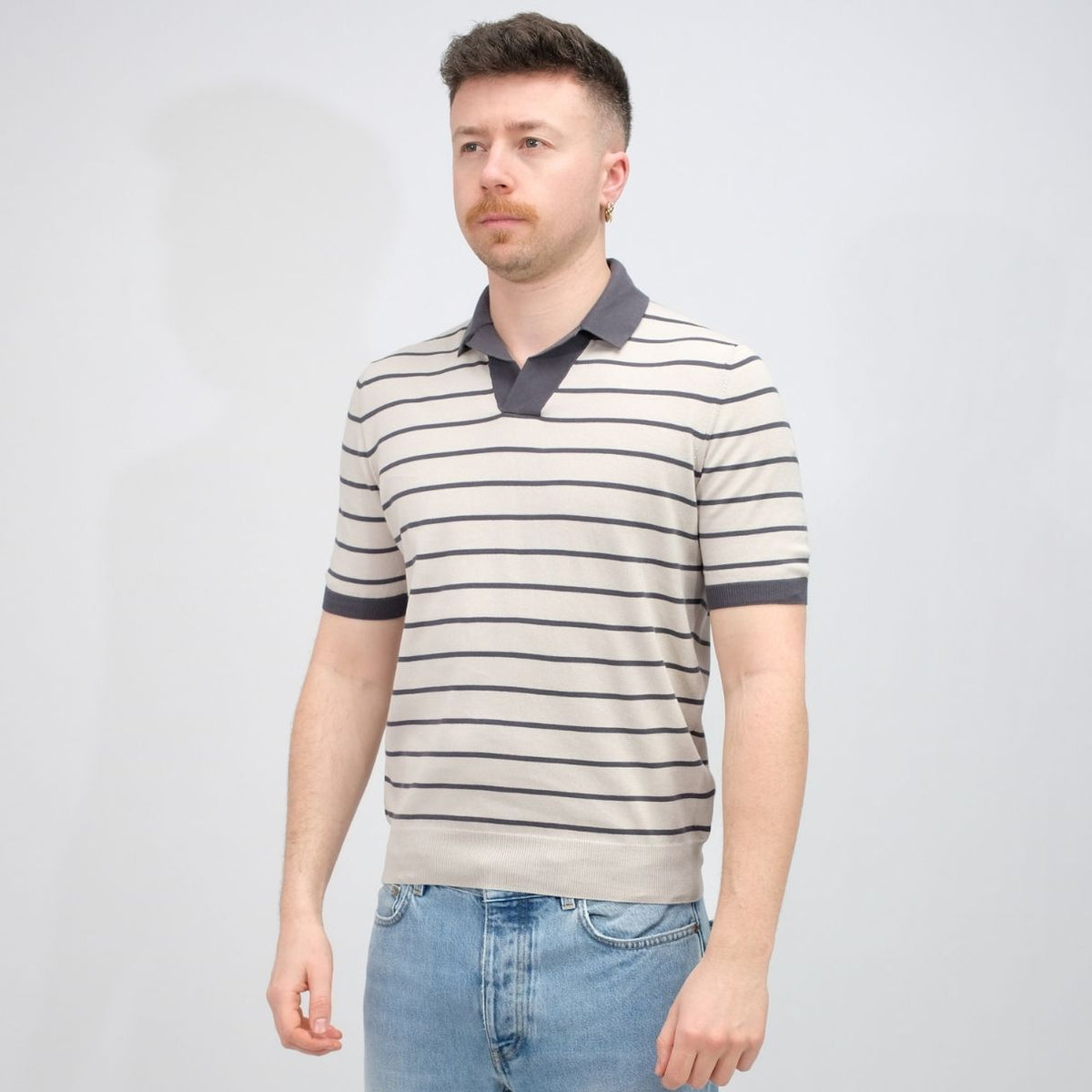 La Fileria Knitted Skipper Polo Greasy Blue Wide Stripe – productbeeld 2