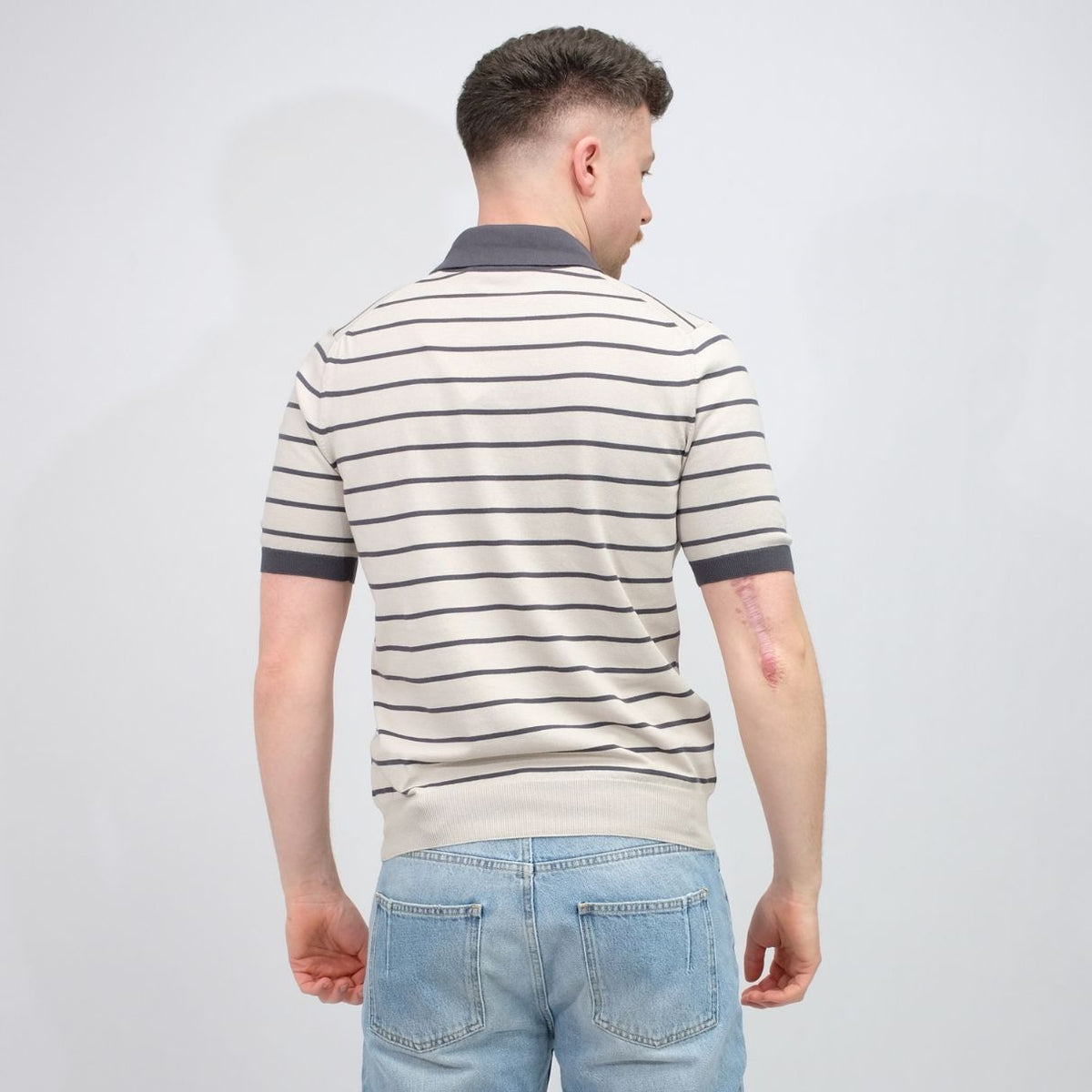 La Fileria Knitted Skipper Polo Greasy Blue Wide Stripe – productbeeld 3