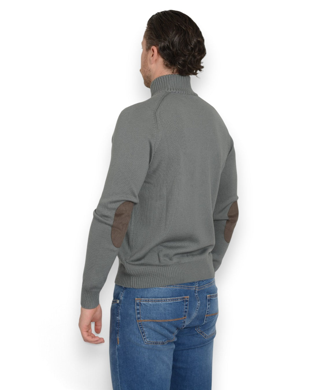 La Fileria Sage Green wollen full zip cardigan achteraanzicht op Matthias in maat 50