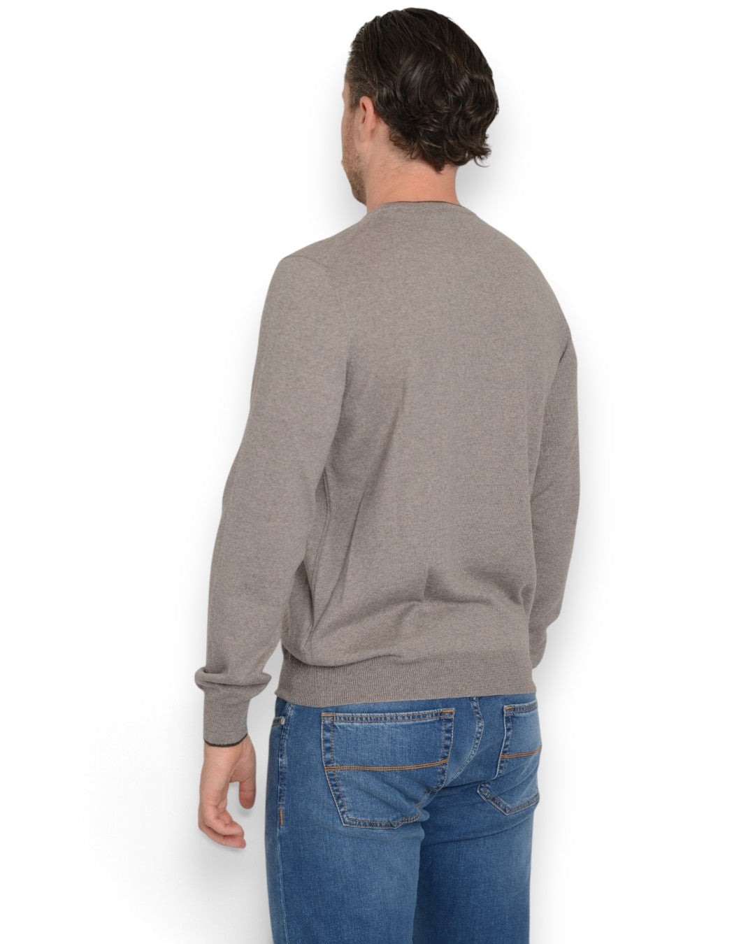 La Fileria beige mêlée merinowollen pull achteraanzicht op Matthias in maat 50